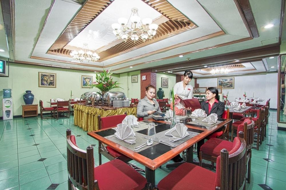 Sahid Kawanua Hotell Manado Eksteriør bilde